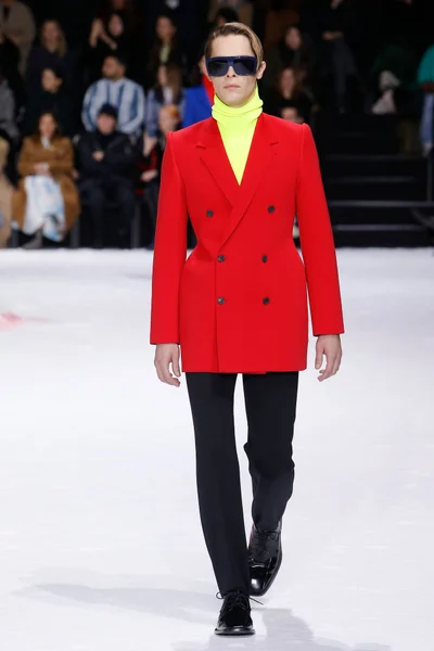 Look 14